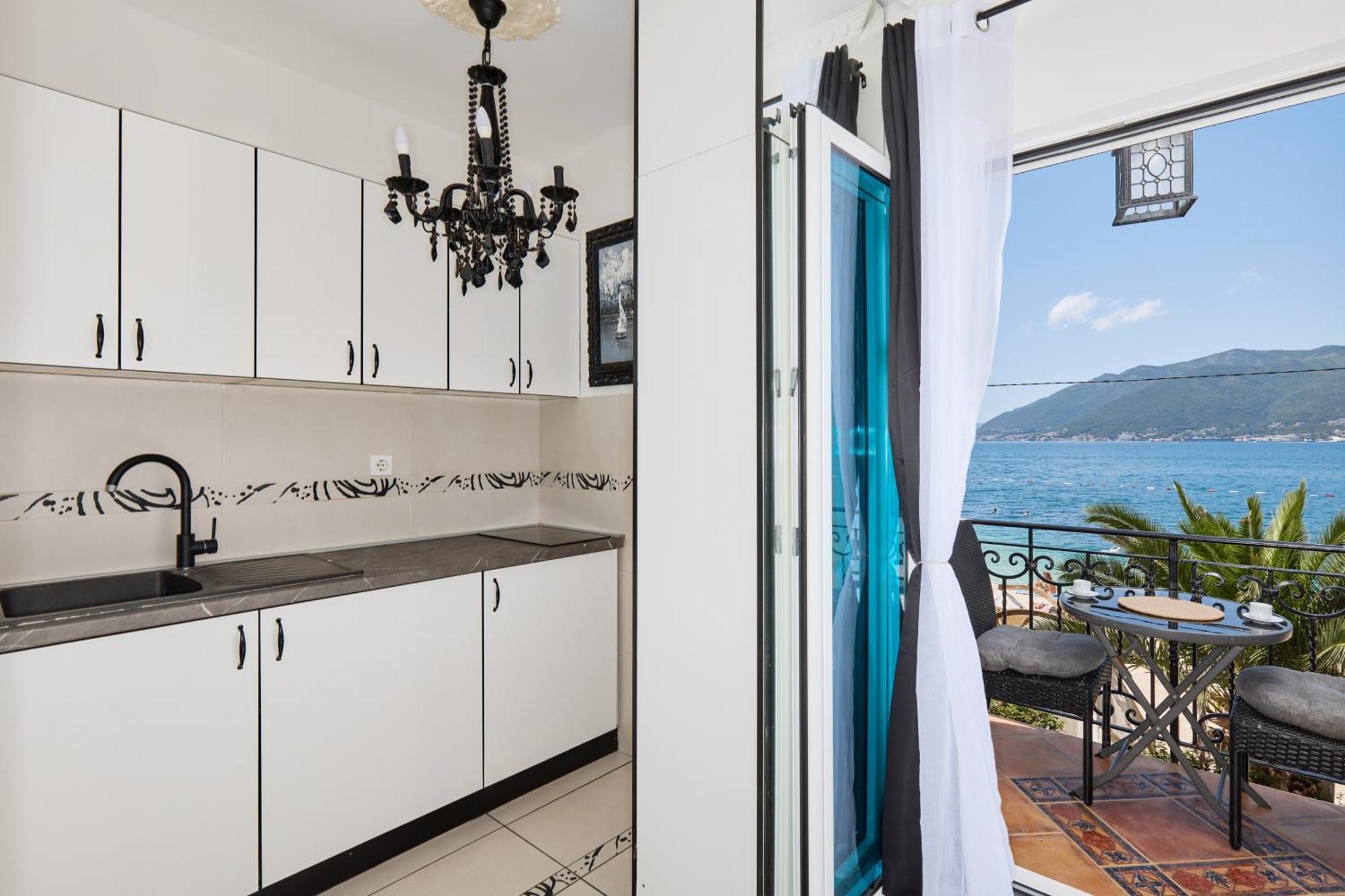 Apartment Villa Marija Tivat Buitenkant foto